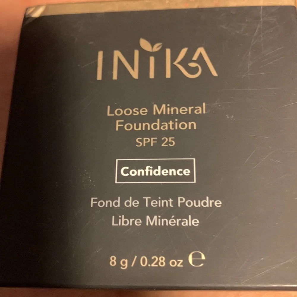 Inika Classic Loose Mineral Foundation SPF 25 Confidence